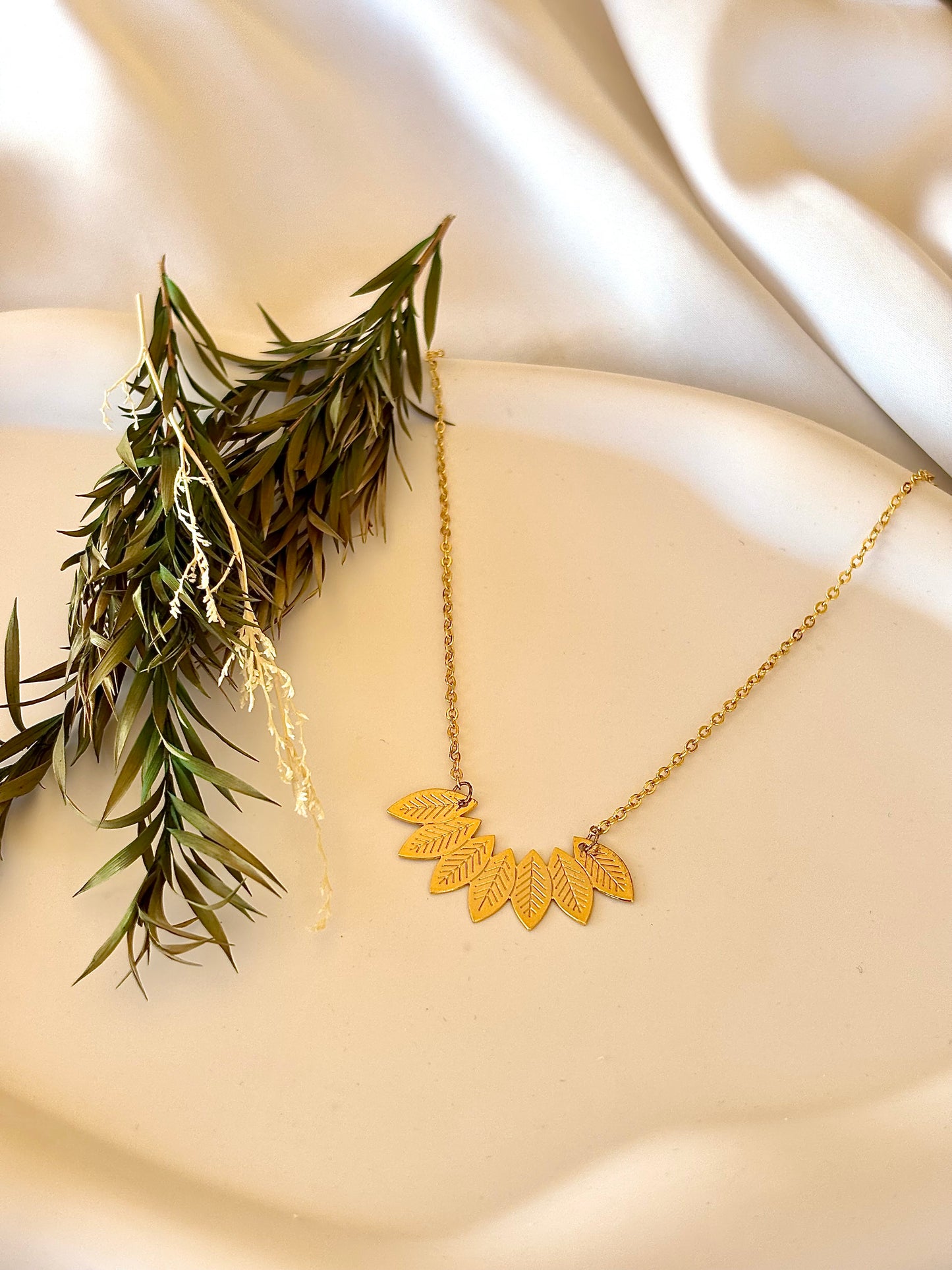 Collier LEAF